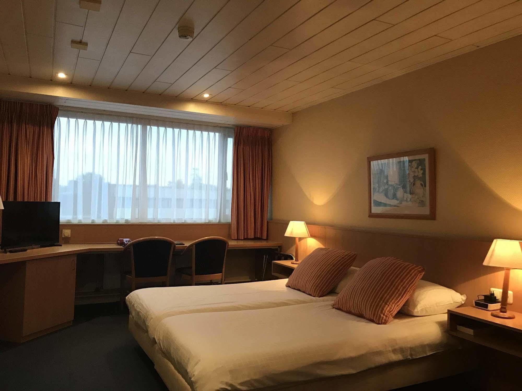 Hotel Restaurant De Zwaan Раалте Екстериор снимка